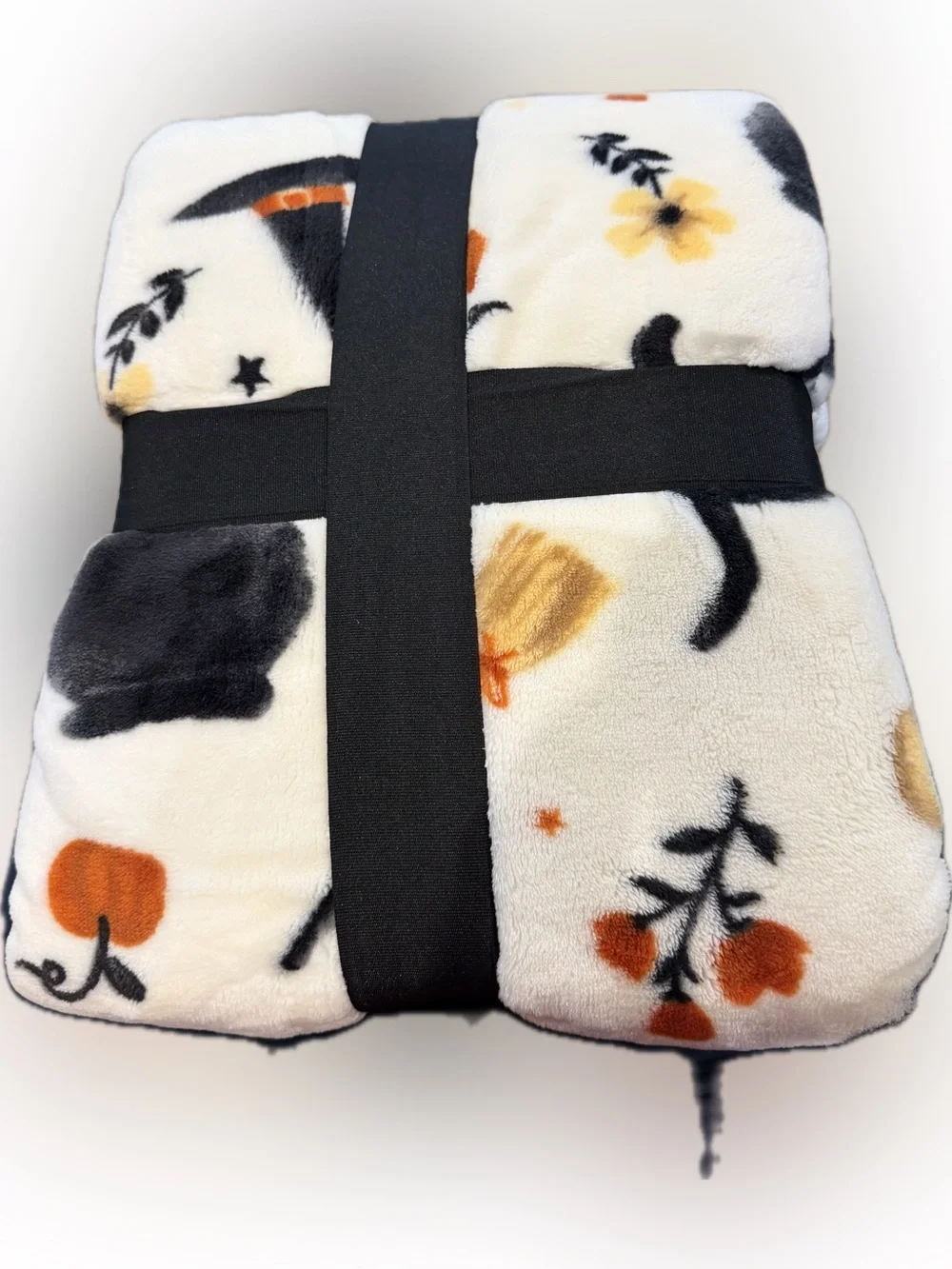 Member's Mark Halloween Lounge Throw ~ Black Cats, Witch Hats, Cauldron 60 x 70